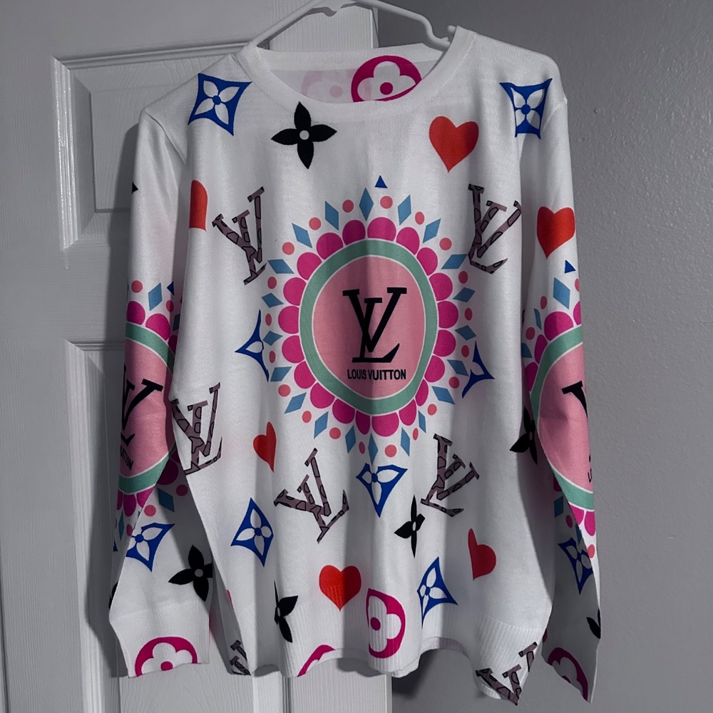 Sweaters - Picture 8 of 11